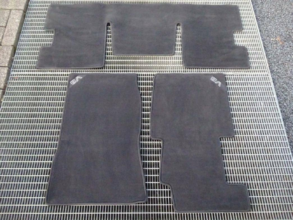 Fußmatten Veloursmatten mit V8 Logo G-Klasse beim 463 G-Shop24 schwarz Mercedes LHD G-Klasse für 2000 G-Modell – die bis G Ersatzteile Willkommen –