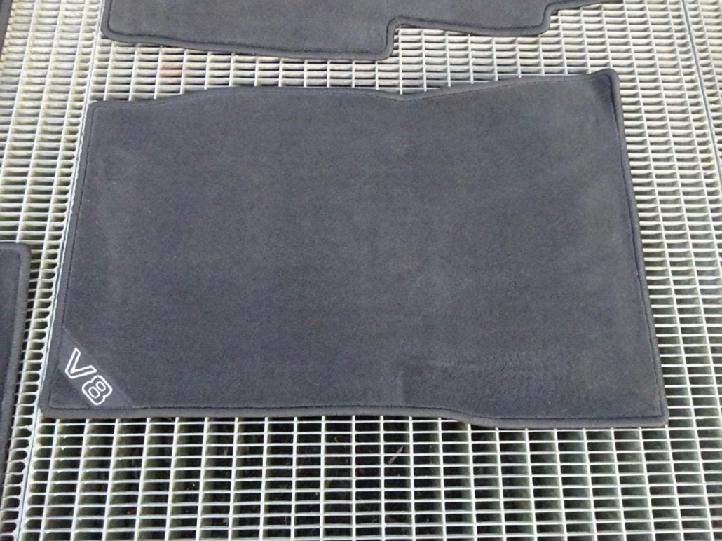 Fußmatten Veloursmatten die schwarz bis Mercedes G-Modell G-Klasse V8 G-Klasse Ersatzteile für Logo – G-Shop24 463 beim mit Willkommen G LHD – 2000